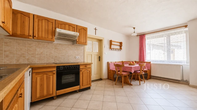 Prodej rodinného domu 174 m² s pozemkem 963 m²