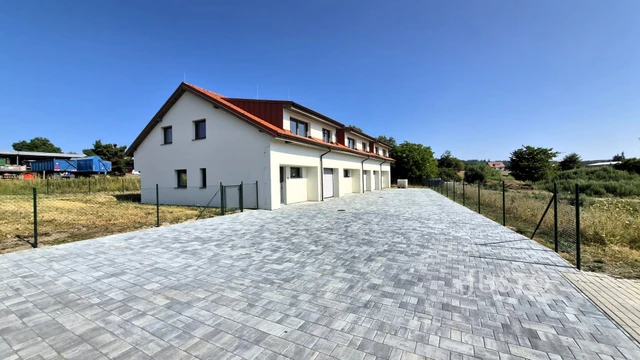 Prodej rodinného domu 174 m² s pozemkem 197 m² + terasa