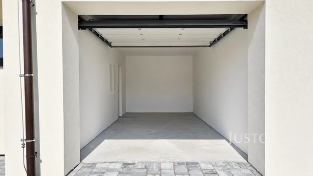 Prodej rodinného domu 174 m² s pozemkem 197 m² + terasa