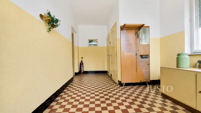 Prodej rodinného domu 514 m² s pozemkem 5 451 m²