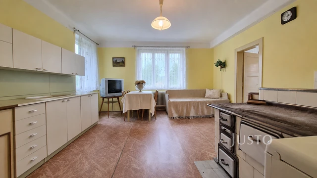 Prodej rodinného domu 514 m² s pozemkem 5 451 m²