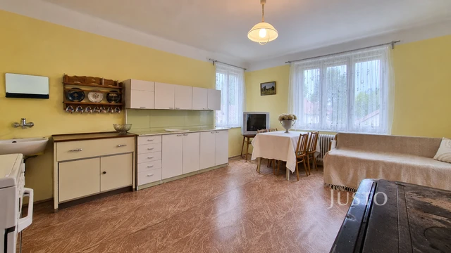 Prodej rodinného domu 514 m² s pozemkem 5 451 m²
