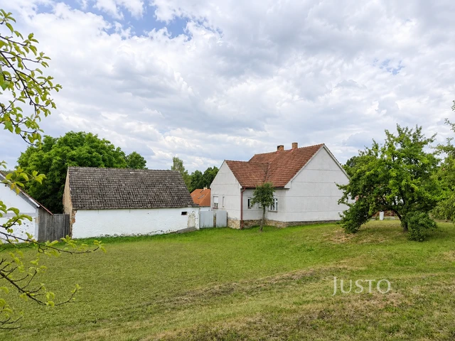 Prodej rodinného domu 514 m² s pozemkem 5 451 m²
