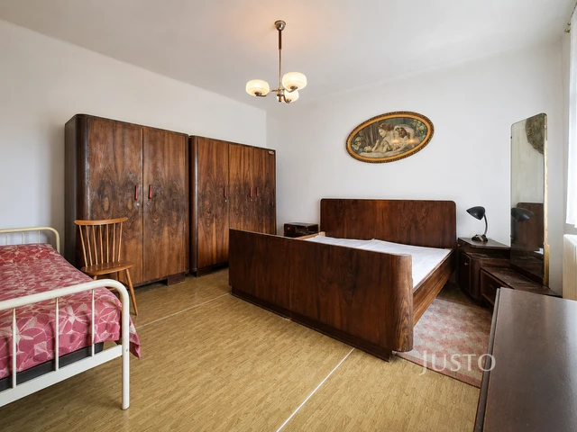 Prodej rodinného domu 514 m² s pozemkem 5 451 m²