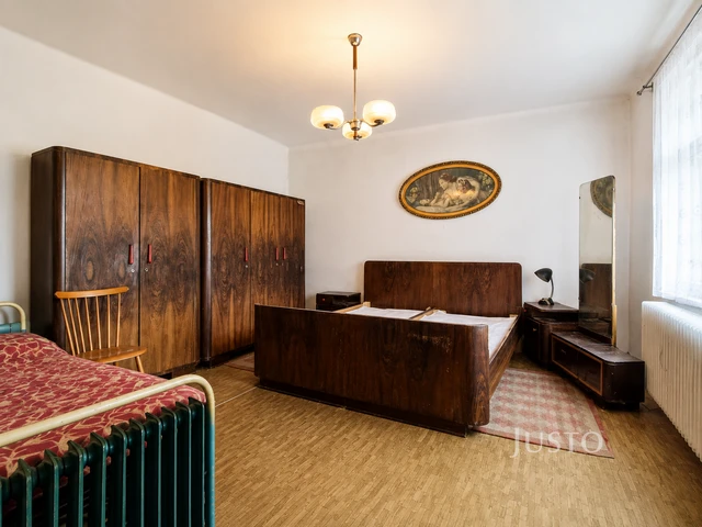 Prodej rodinného domu 514 m² s pozemkem 5 451 m²