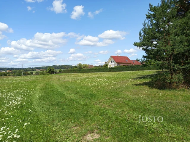 Prodej pozemku 800 m², Rastory