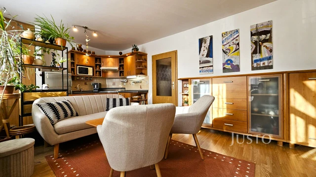 Pronájem 2+kk 46 m² + lodžie + balkón, Písek - Zátavské nábřeží