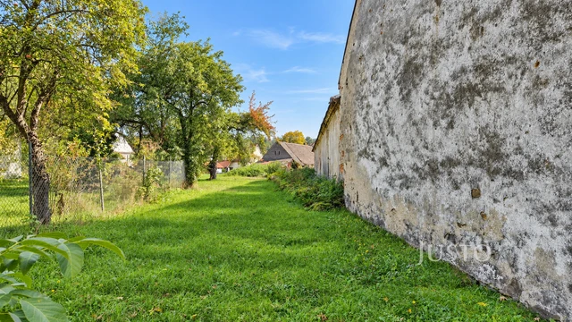 Prodej rodinného domu 215 m² s pozemkem 2 076 m²