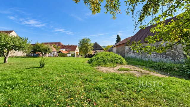 Prodej rodinného domu 215 m² s pozemkem 2 076 m²