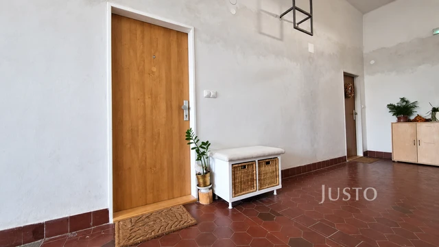 Prodej 2+kk 72 m² + balkón 3 m² + parkování