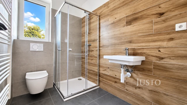 Prodej rodinného domu 174 m² s pozemkem 527 m² + terasa