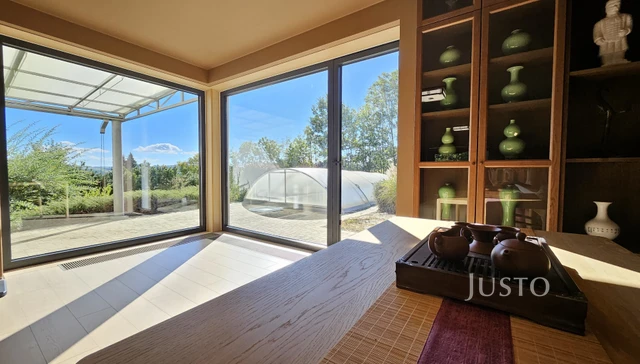 Prodej vily 279 m² s pozemkem 4657 m² + terasa