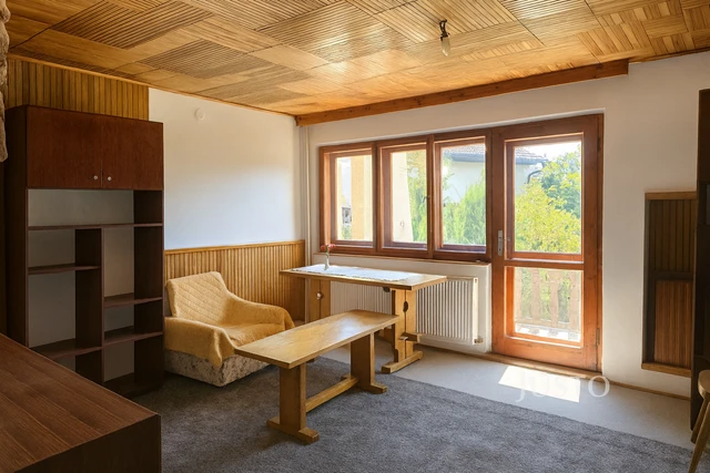 Prodej rodinného domu 214 m² s pozemkem 998 m²