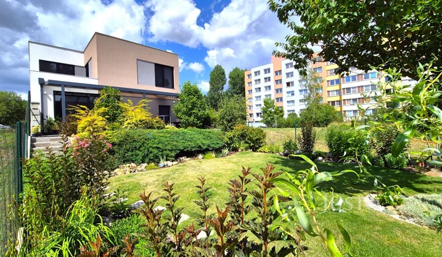 Prodej rodinného domu 173 m² s pozemkem 465 m² + terasa