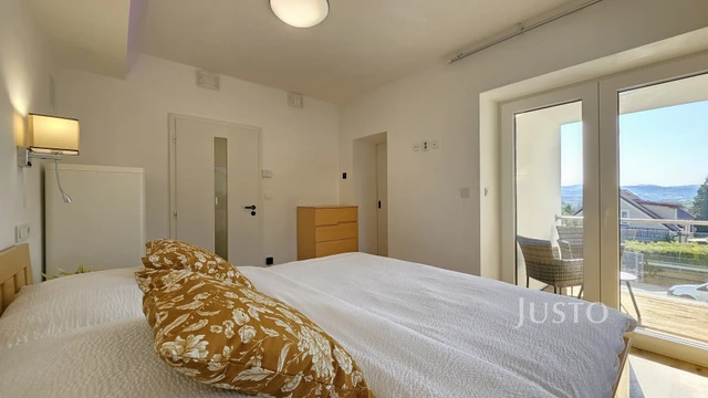 Prodej rodinného domu 276 m² s pozemkem 1398 m² + terasa 18 m² + lodžie