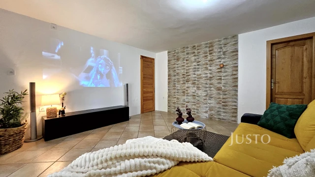 Prodej rodinného domu 278 m² s pozemkem 928 m² + terasa