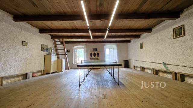 Prodej rodinného domu 363 m² s pozemkem 3244 m²