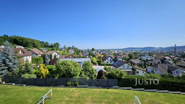 Prodej rodinného domu 276 m² s pozemkem 1398 m² + terasa 18 m² + lodžie