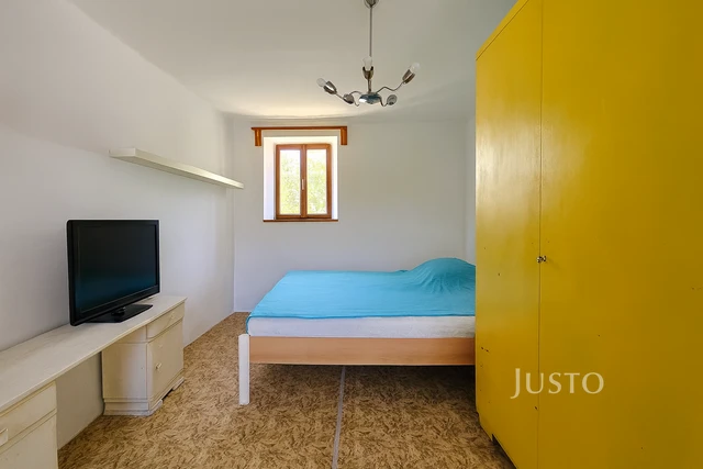 Prodej rodinného domu 120 m² s pozemkem 3564 m²