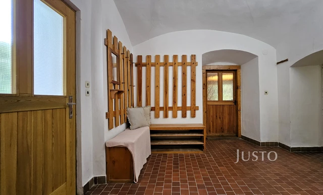 Prodej rodinného domu 363 m² s pozemkem 3244 m²
