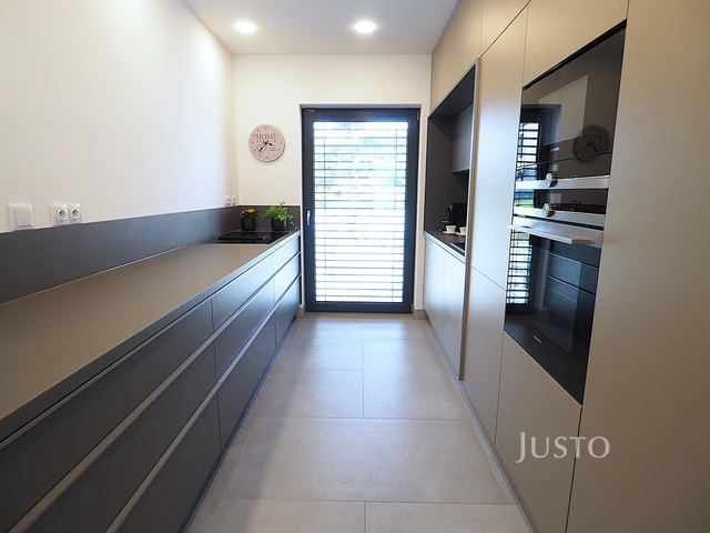 Prodej rodinného domu 173 m² s pozemkem 465 m² + terasa