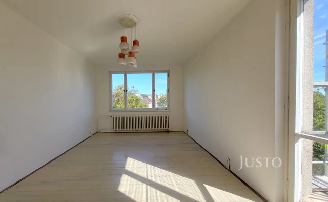 Prodej 3+1 90 m² + balkón 3 m² + parkování