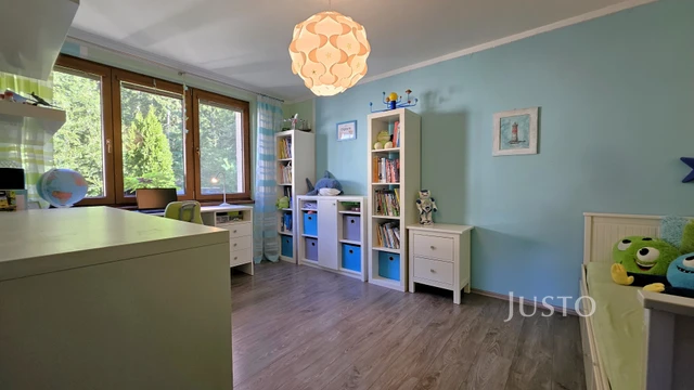 Prodej rodinného domu 322 m² s pozemkem 777 m²