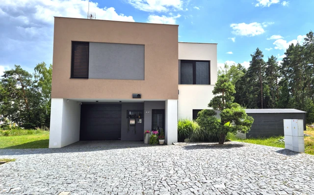 Prodej rodinného domu 173 m² s pozemkem 465 m² + terasa