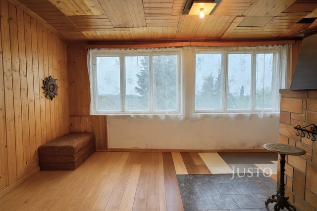 Prodej rodinného domu 214 m² s pozemkem 998 m²