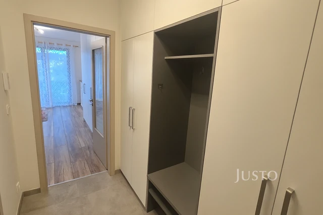 Pronájem 1+kk 32 m² + balkón + parkování