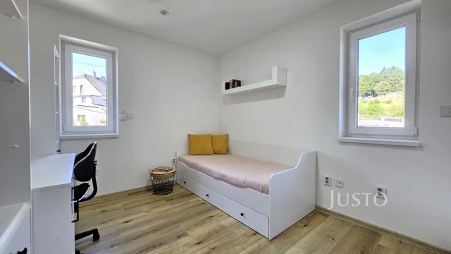 Prodej rodinného domu 276 m² s pozemkem 1398 m² + terasa 18 m² + lodžie