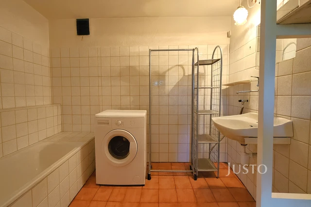 Prodej rodinného domu 120 m² s pozemkem 3564 m²