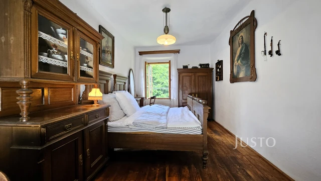 Prodej rodinného domu 363 m² s pozemkem 3244 m²
