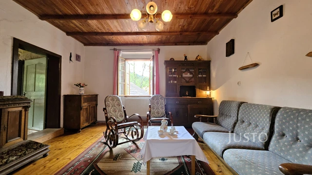 Prodej rodinného domu 363 m² s pozemkem 3244 m²