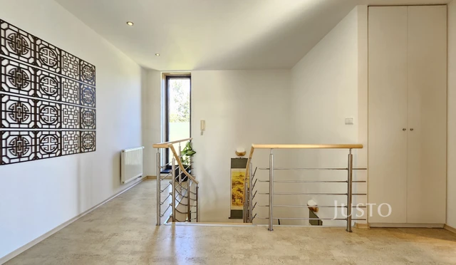 Prodej vily 279 m² s pozemkem 4657 m² + terasa