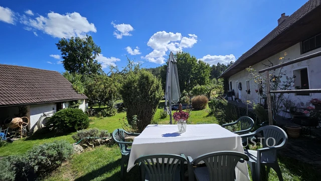 Prodej rodinného domu 120 m² s pozemkem 3564 m²