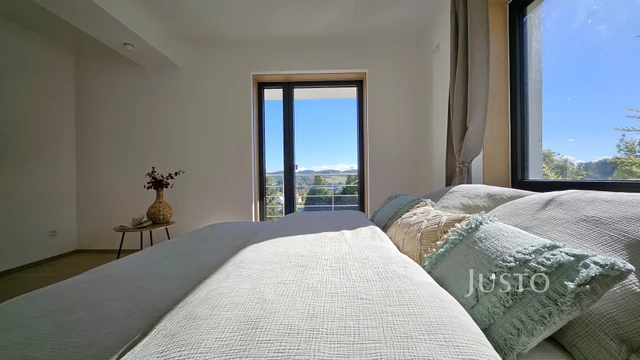 Prodej vily 279 m² s pozemkem 4657 m² + terasa