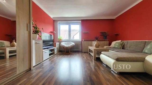 Prodej rodinného domu 231 m² s pozemkem 335 m²