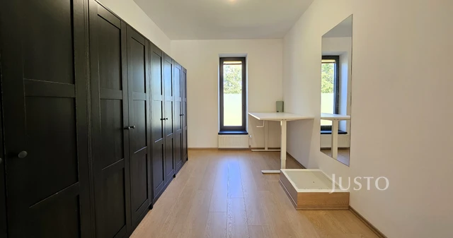 Prodej vily 279 m² s pozemkem 4657 m² + terasa