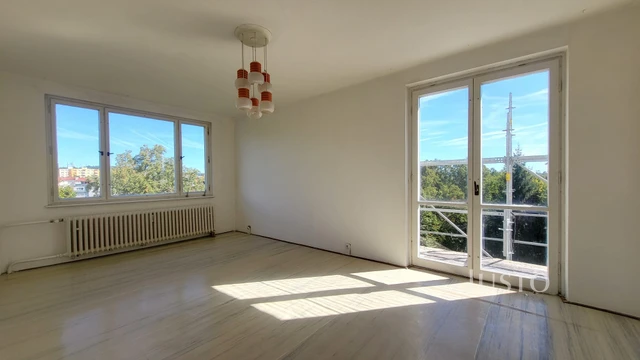 Prodej 3+1 90 m² + balkón 3 m² + parkování