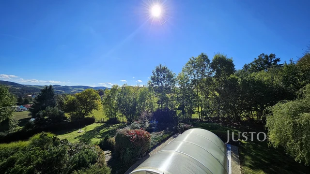 Prodej vily 279 m² s pozemkem 4657 m² + terasa