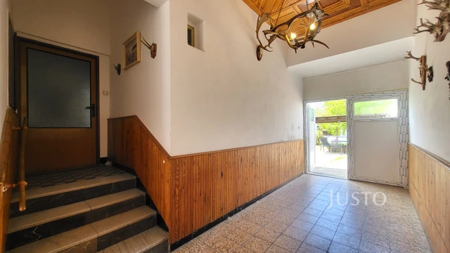 Prodej rodinného domu 231 m² s pozemkem 335 m²