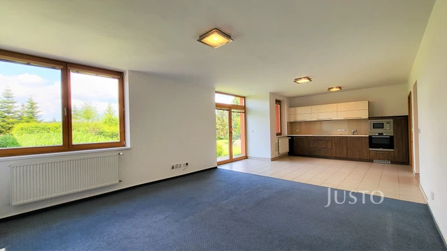 Prodej rodinného domu 346 m² s pozemkem 5 636 m²