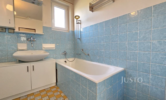 Prodej rodinného domu 296 m² s pozemkem 853 m² + terasa 8 m² + balkón 18 m²