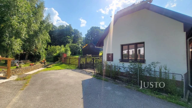 Prodej rodinného domu 61 m² s pozemkem 512 m²