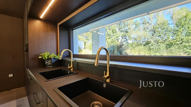 Prodej vily 279 m² s pozemkem 4657 m² + terasa