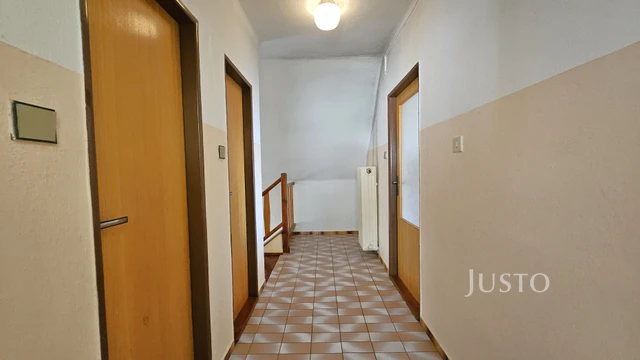 Prodej rodinného domu 243 m² s pozemkem 1633 m²