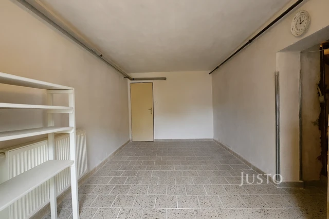 Prodej rodinného domu 214 m² s pozemkem 998 m²