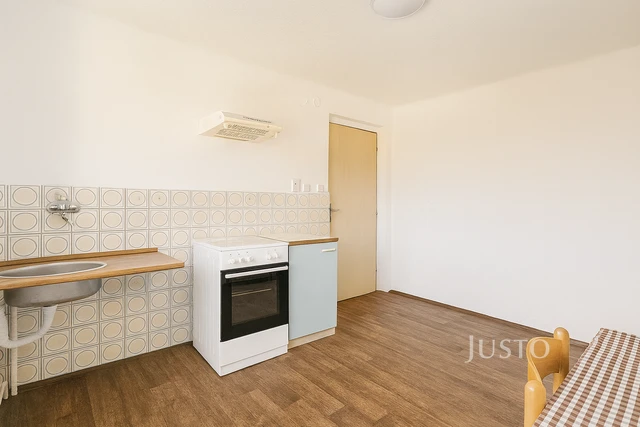 Prodej rodinného domu 98 m² s pozemkem 735 m²