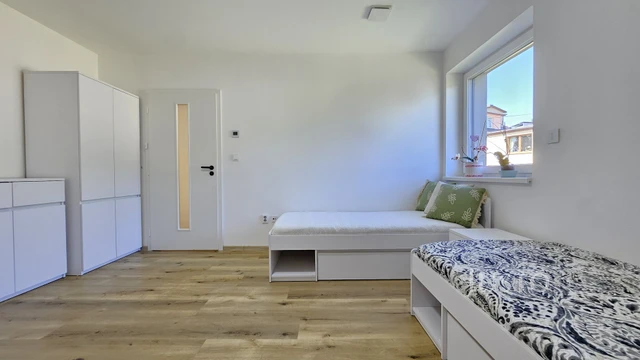 Prodej rodinného domu 276 m² s pozemkem 1398 m² + terasa 18 m² + lodžie